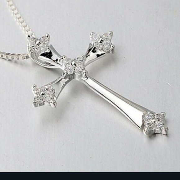 Gorgeous Silver Cross with Swarovski Crystals - Picture 3 of 9